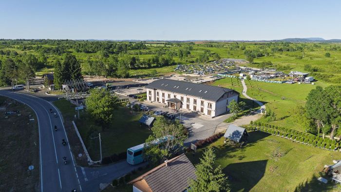 Big House Hotel — Hotel i okoliš 4