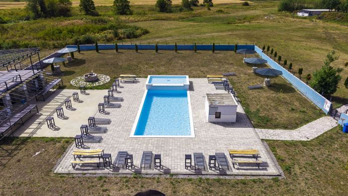 Big House Hotel — Bazen 12